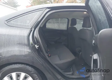 2015 Ford Focus S из США, поврежденный, VIN 1FADP3E28FL383224